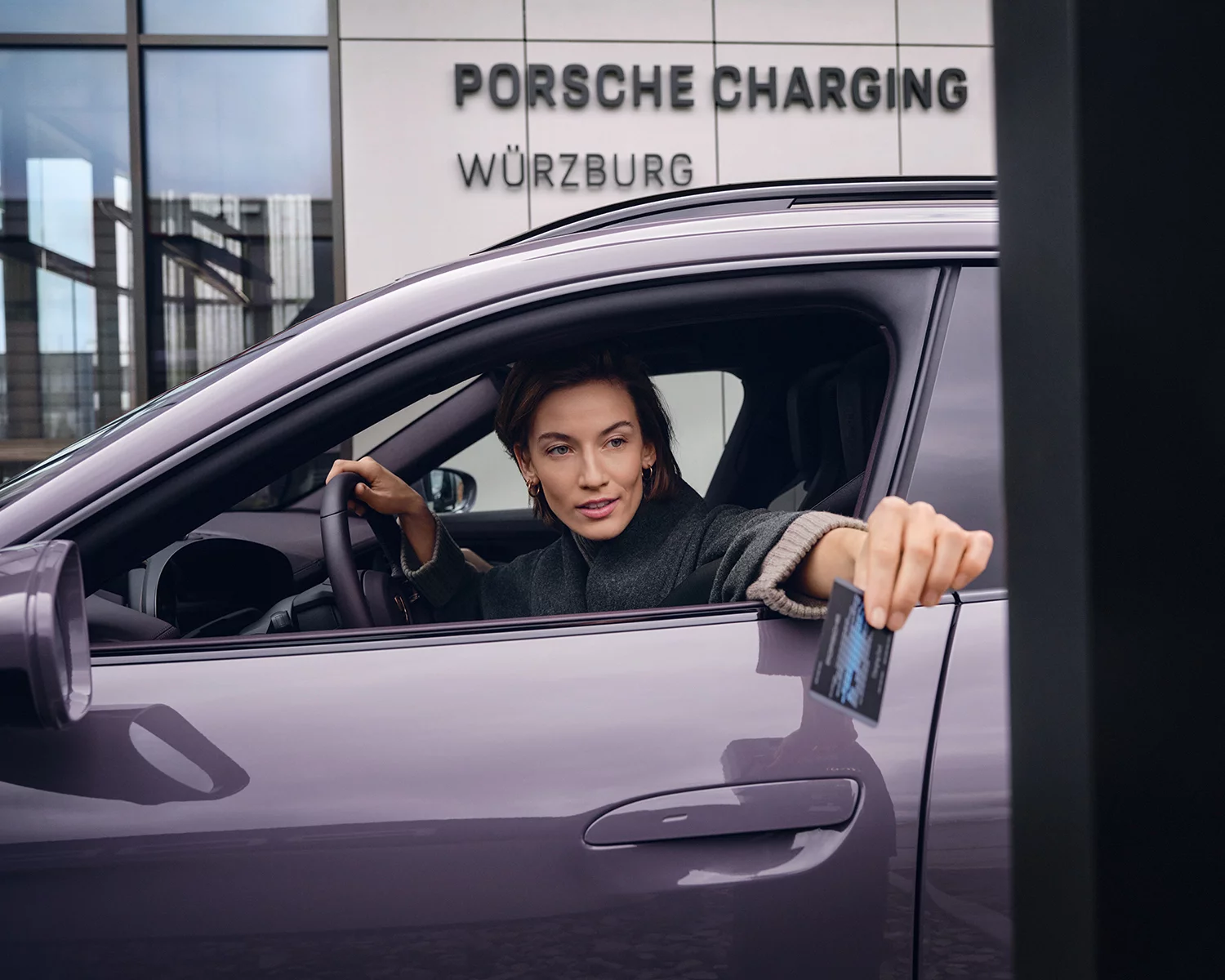 Porsche Charging Lounge 7 by Benjamin PICHELMANN
