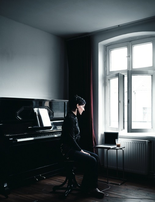 Klavierspielerin by Andreas MÜHE