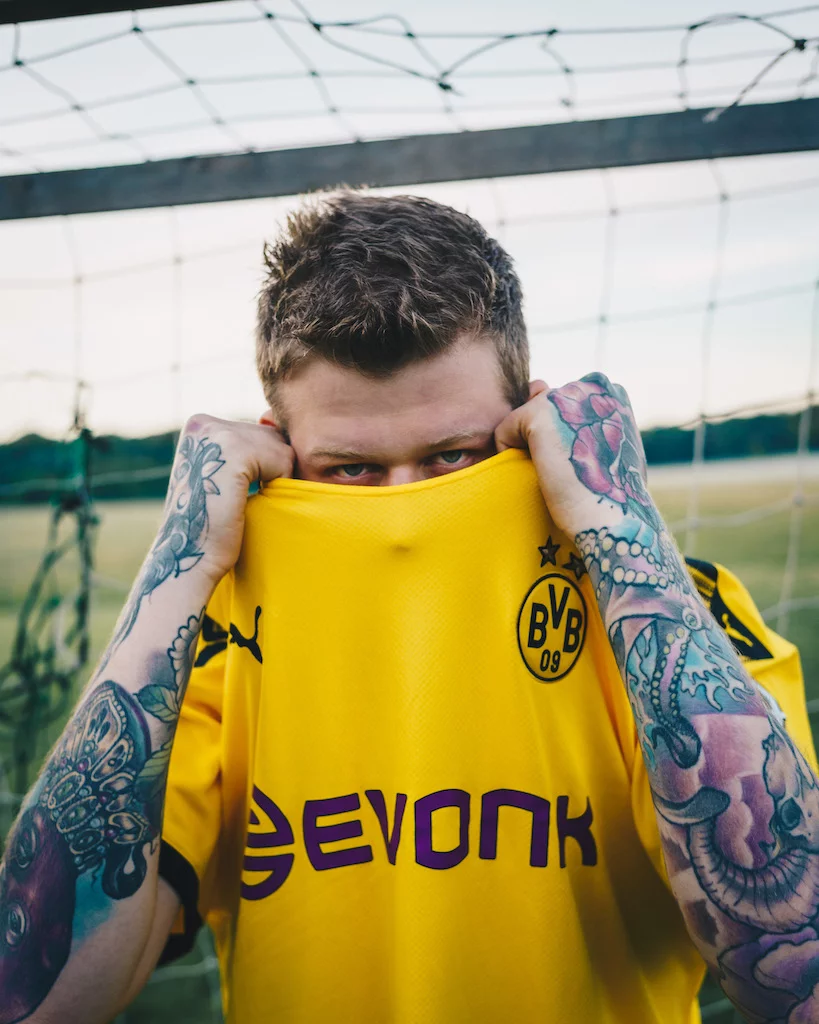 Borussia Dortmund Jersey 6 by Mario STUMPF